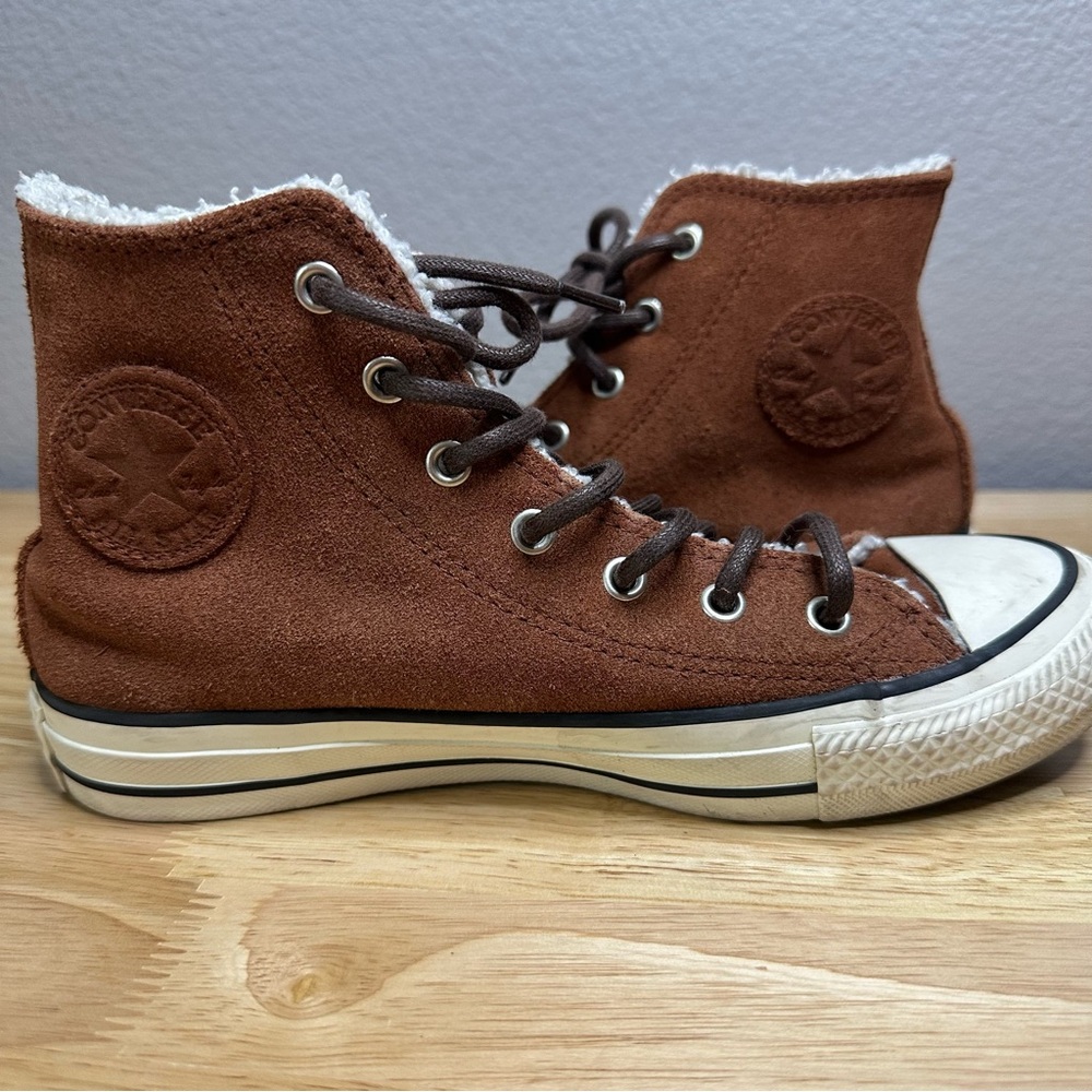 Converse Chuck Taylor All-Star cinnamon Sherpa size 5